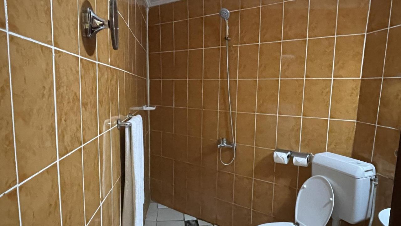 Hotel Les Polygones Kribi Exteriör bild