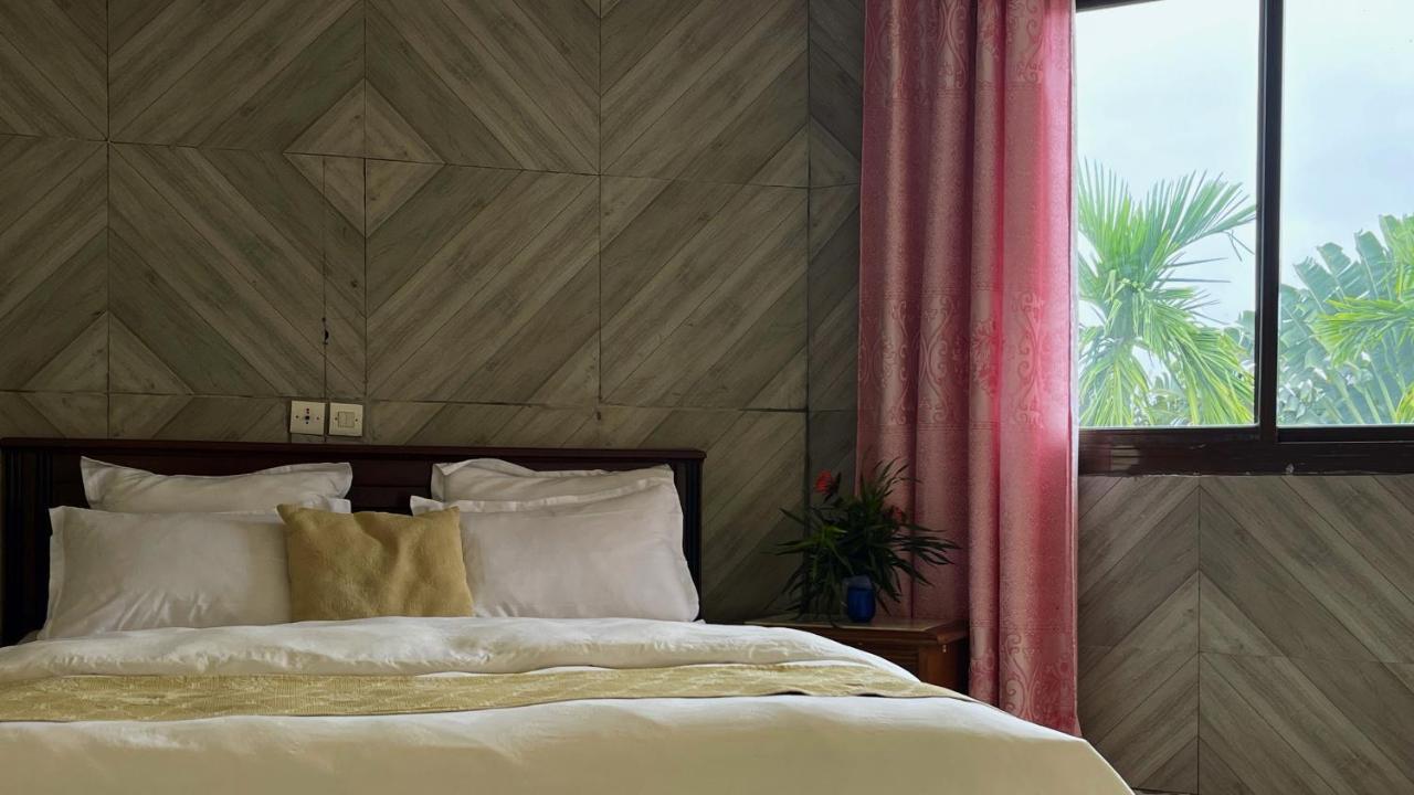 Hotel Les Polygones Kribi Exteriör bild