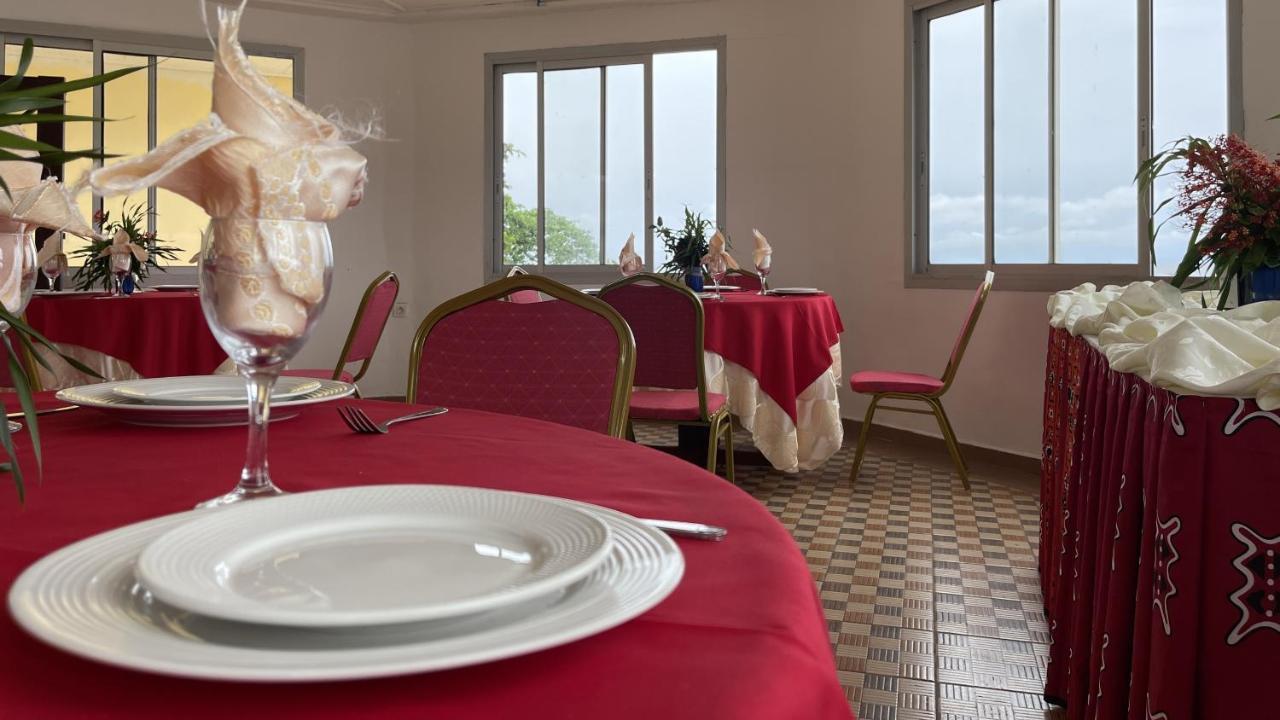 Hotel Les Polygones Kribi Exteriör bild
