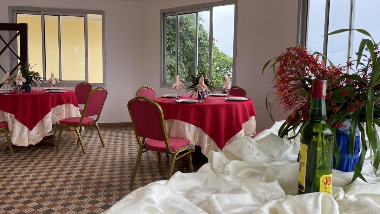 Hotel Les Polygones Kribi Exteriör bild
