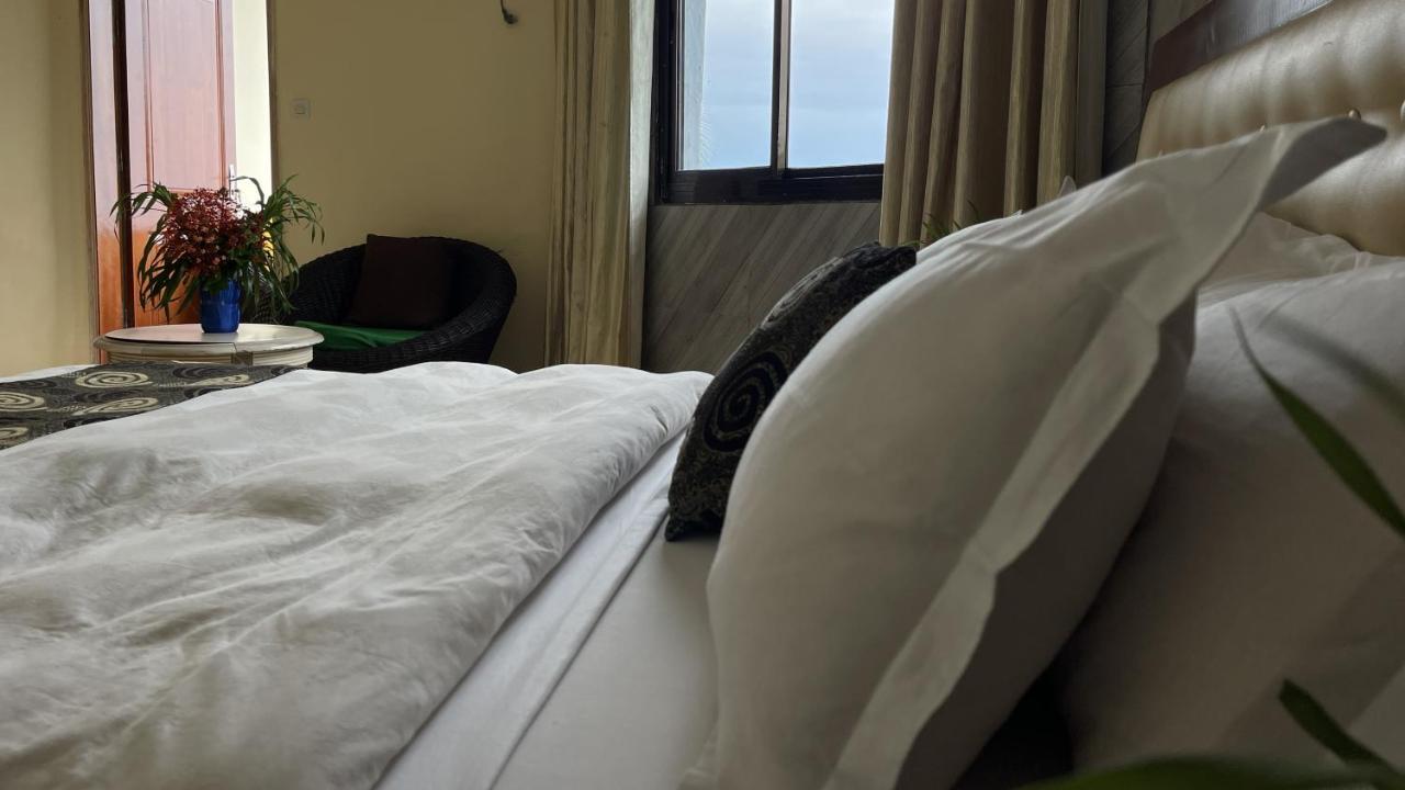 Hotel Les Polygones Kribi Exteriör bild