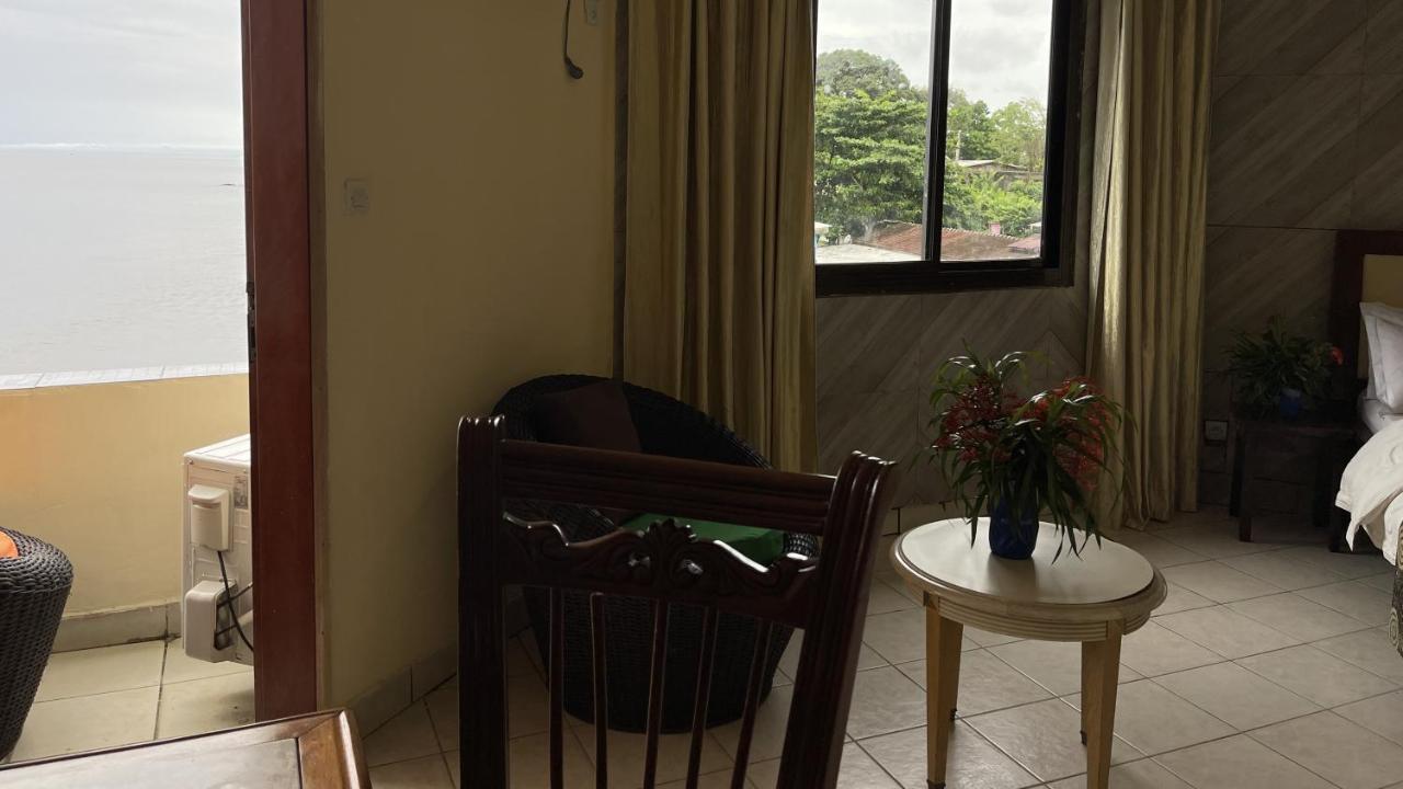 Hotel Les Polygones Kribi Exteriör bild